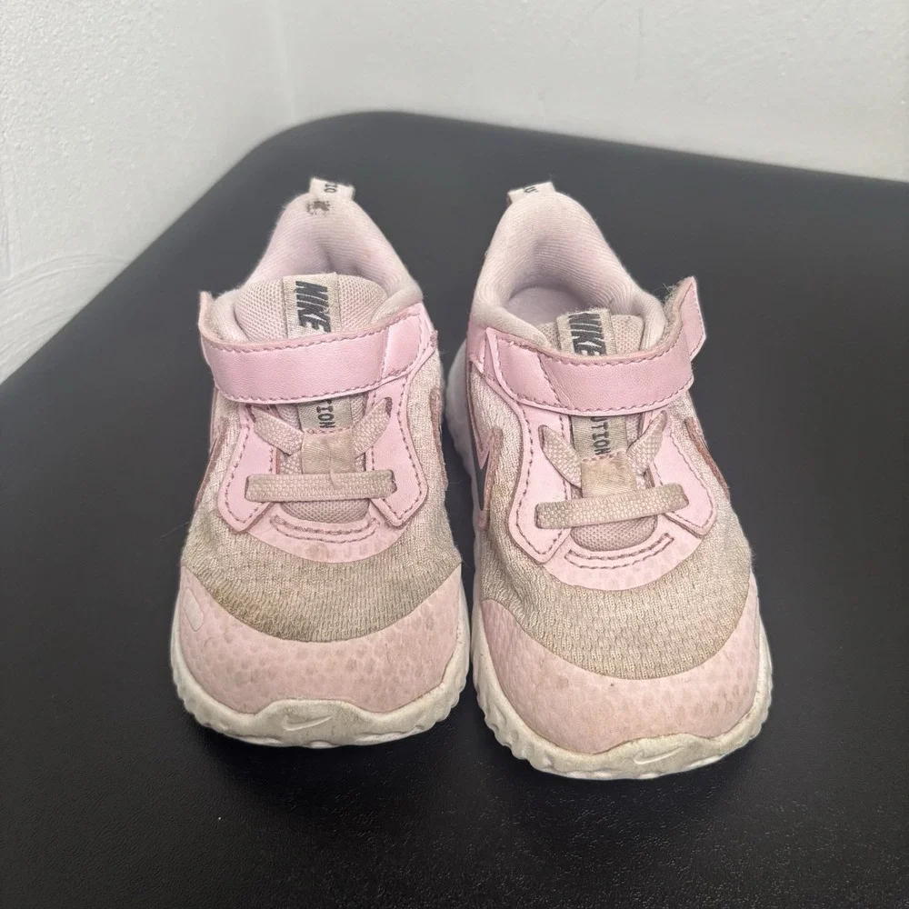 Nike Baby Girls Revolution‎ 5 Sneaker Shoes Pink BQ5673-601 Hook Loop Size 6C